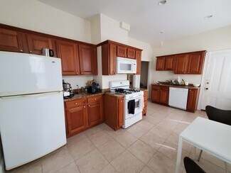 68 Plymouth St Unit 1, Cambridge, MA 02141