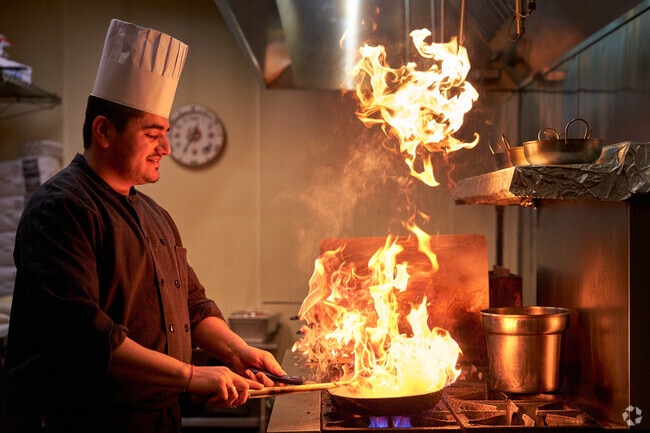 Front Royal offers exciting dining options throughout Warren County near Skyland Estates.