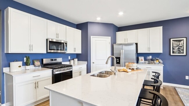 1133 Phillips Dr, Greenfield, IN 46140 - photo 3