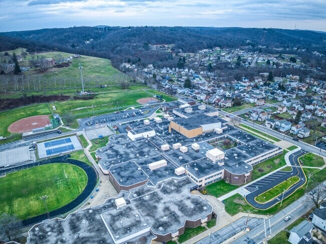 Rochester Area Elementary School is located in a complex with the middle and high schools.