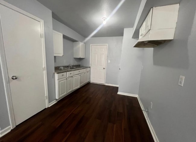 7930 Bauman Rd unit 7930, Houston, TX 77022 - photo 3