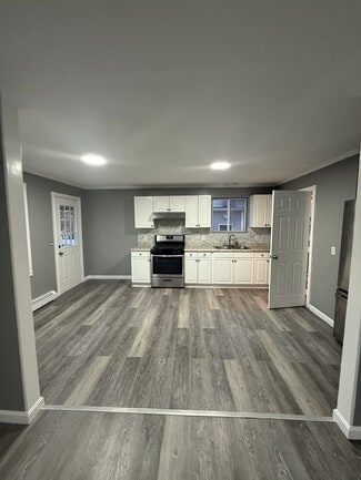 79 Byfield St Unit Left, Providence, RI 02905