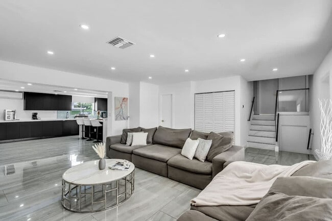 1255 NE 199th St unit ID1372354P, Miami, FL 33179 - photo 4