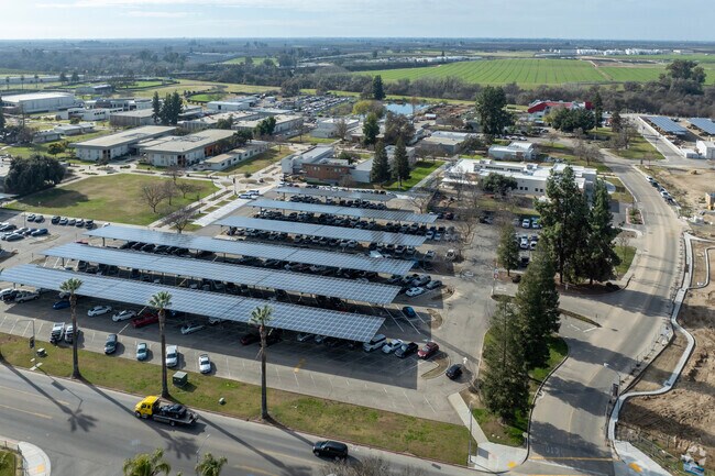 The entrance to Reedley Middle College High School.