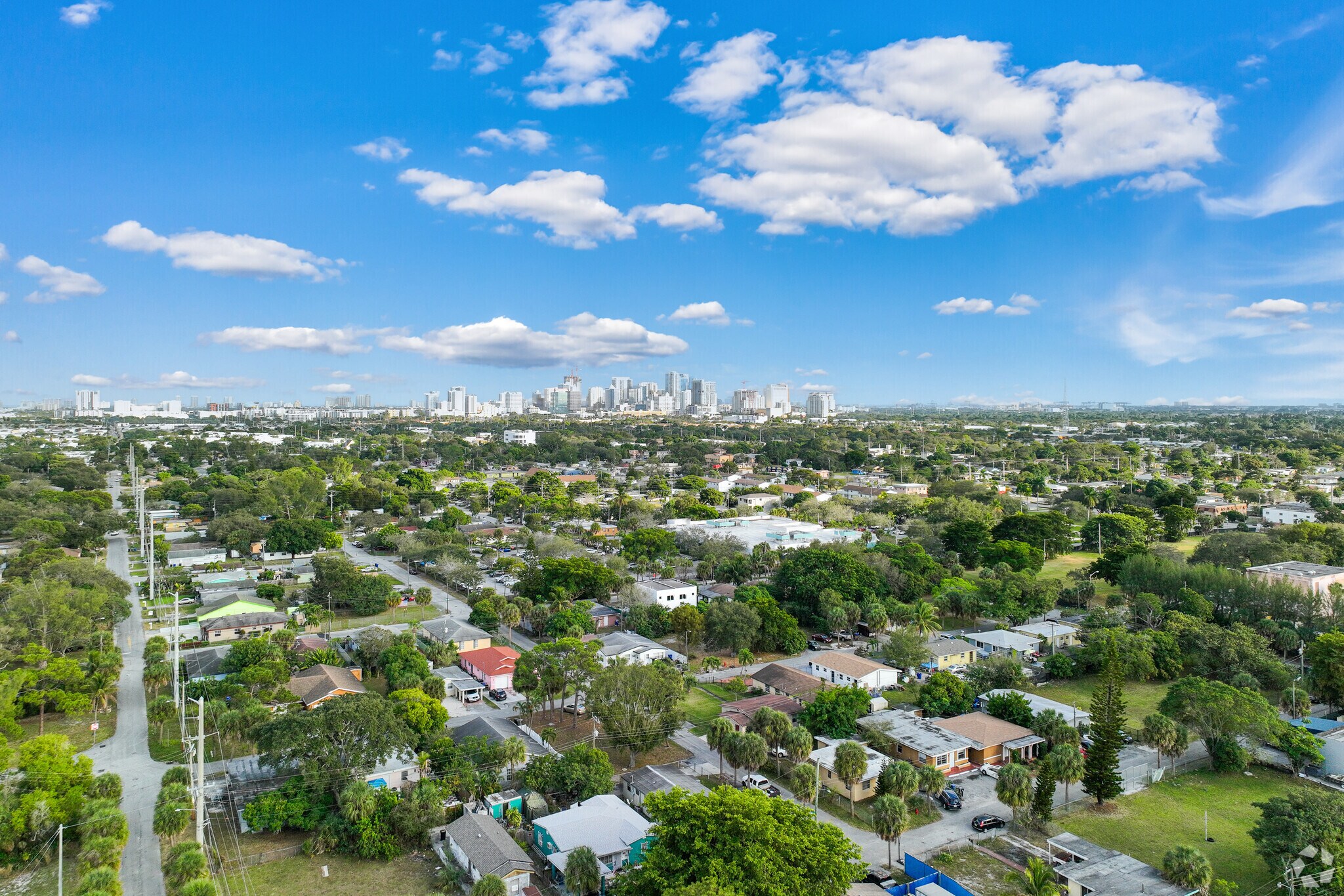 proximity to Fort Lauderdale Downtown