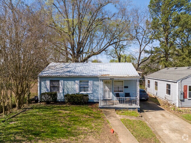 West End Manor homes typically provide off-street parking and decent-sized front yards.