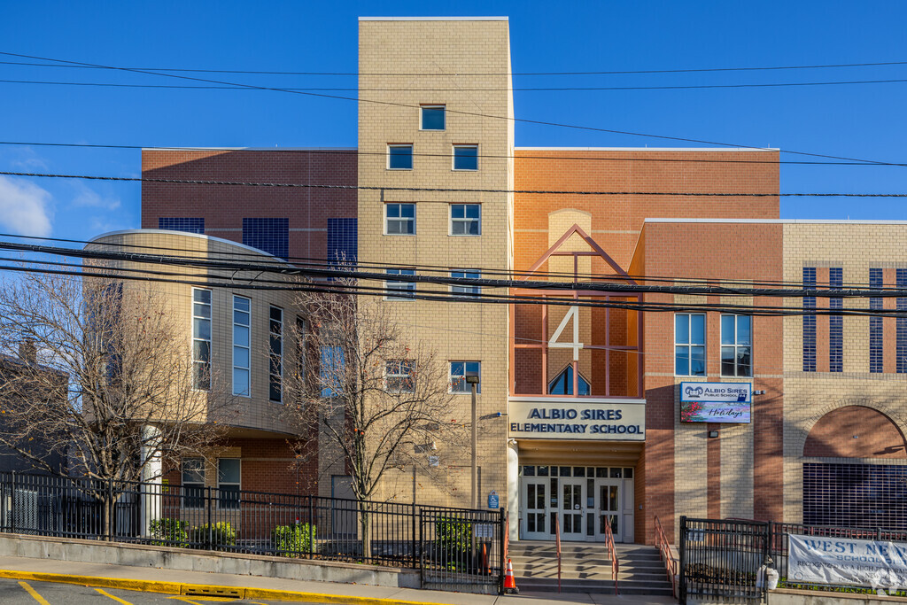 Number 4 Elementary School is a Public Elementary School in West New York, NJ.