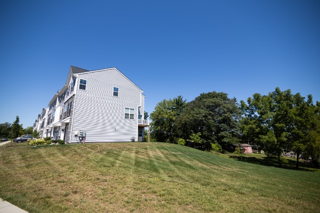 829 Pecan Rd, Spring City, PA 19475 - photo 3