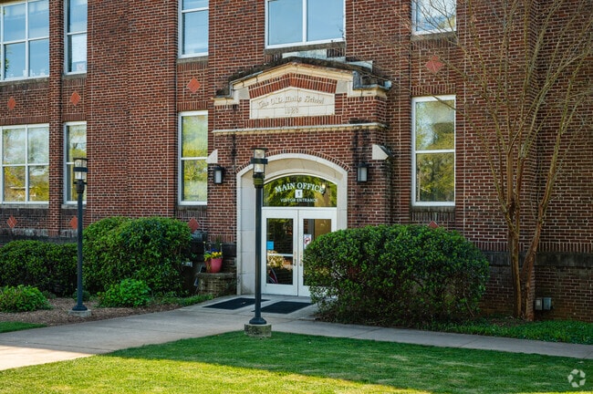 Augusta Circle Elementary serves students in grades K-5 in Gantt.