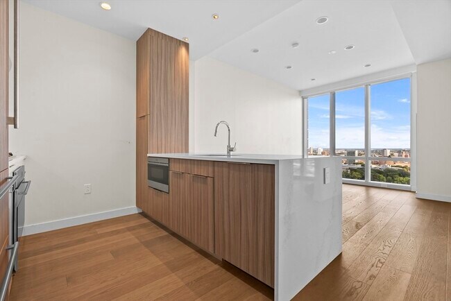 188 Brookline Ave unit 24F, Boston, MA 02215 - photo 6