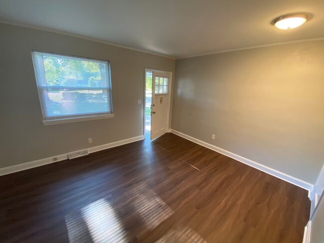 601 Cedar St unit 4D, Clinton, SC 29325 - photo 2