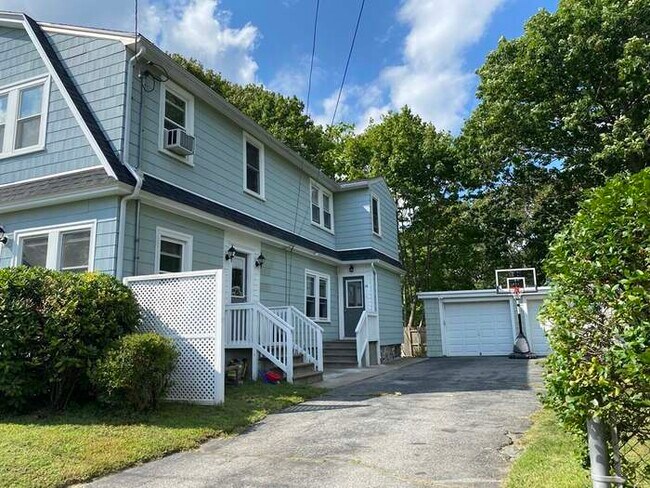 12 Juliette St unit 12 Juliette Street, Andover, MA 01810 - photo 2