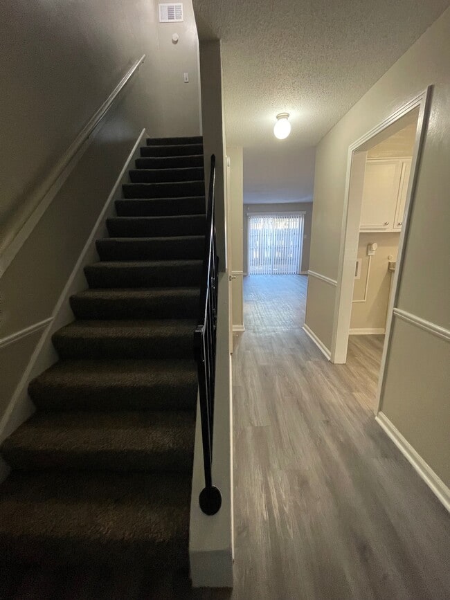 Faronia Square, Memphis, TN 38116 - photo 4