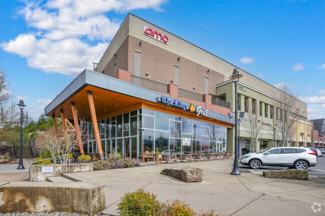 Fine sit down dining at the Progress Ridge Shopping Center in Neighbors Southwest.