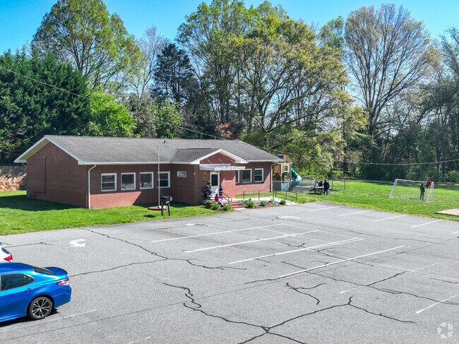 The main building connected to the play area at Johnston Wm Elementary School.