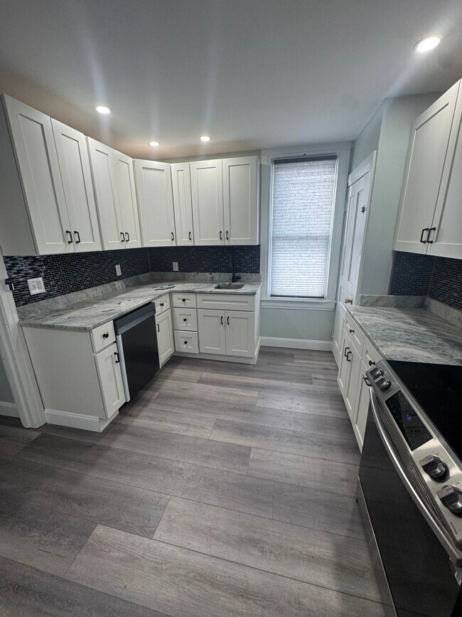 609 Broad Ave unit A, Belle Vernon, PA 15012 - photo 4