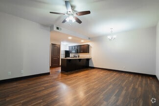 4500 Westport Woods Ln, Louisville, KY 40245