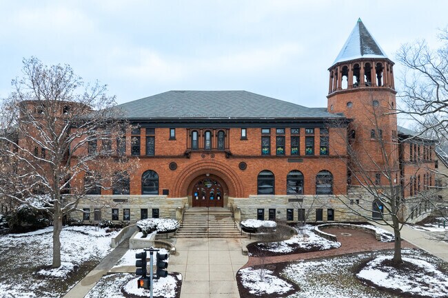 Central Elementary School is a highly rated school in Riverside.