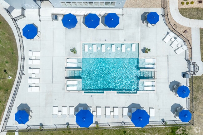 Signature Pointe, Madison, WI 53704 - photo 5