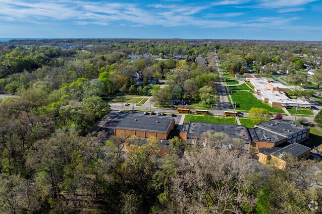 Martin Luther King Jr. Elementary School has a student population of 287 students.