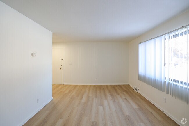 Sherwood Village, Bedford, OH 44146 - photo 7