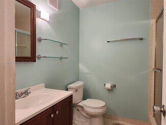 5300 Washington St Unit R202, Hollywood, FL 33021