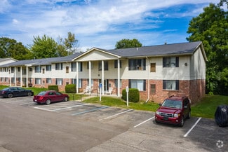 2750 Cherokee Dr, Waterford, MI 48328