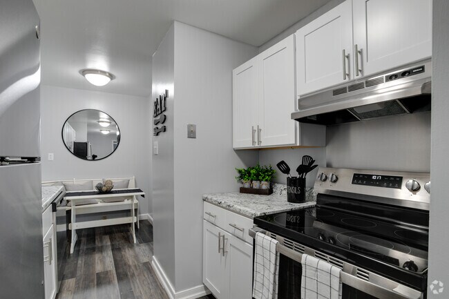 2BR, 1BA - 1,000SF - Kitchen