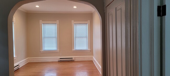 Entry/to the left