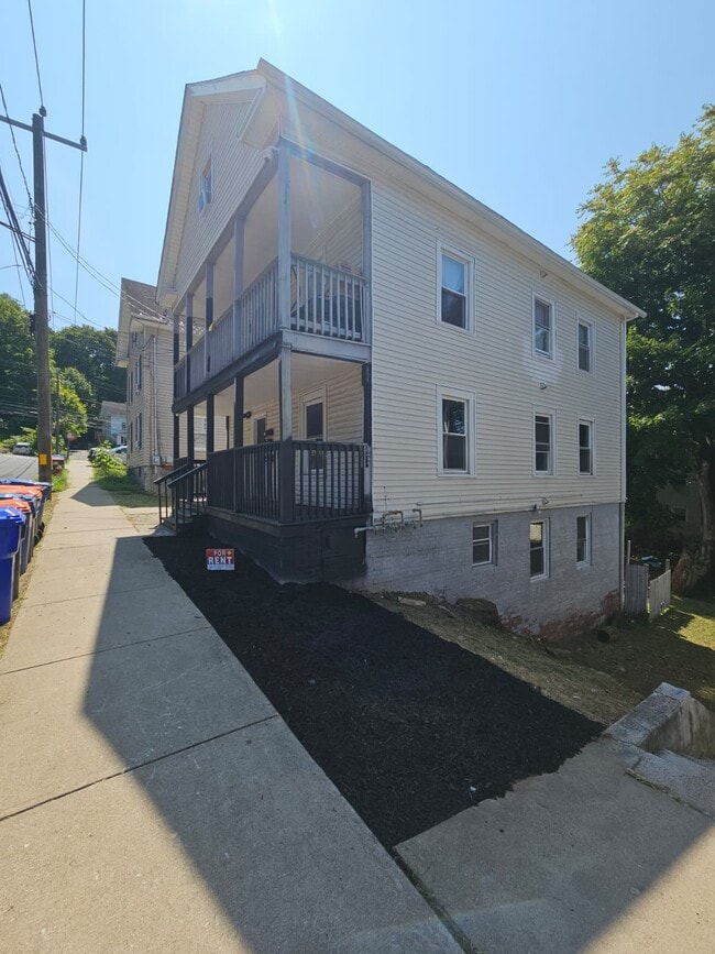 135 Willow St unit B, Meriden, CT 06450 - photo 5