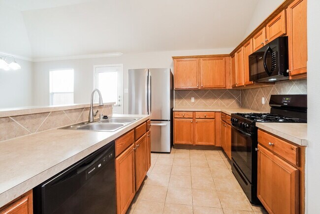 11747 Elizabeth Ct, Pinehurst, TX 77362 - photo 6