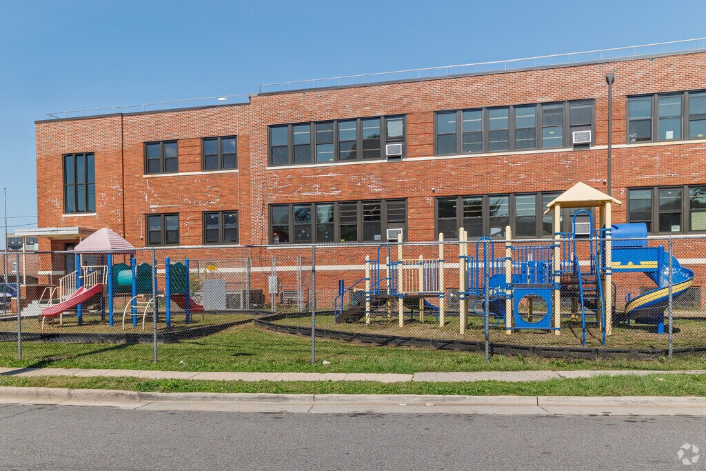 Front Street Elementary School is a public school located in Hempstead, NY.