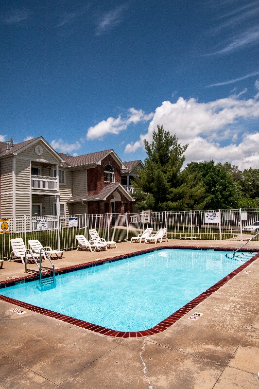 Crown Pointe Apartments, West Des Moines, IA 50265 - photo 3