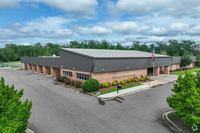 Flowood Elementary School serves students in grades pk through 5th grade.