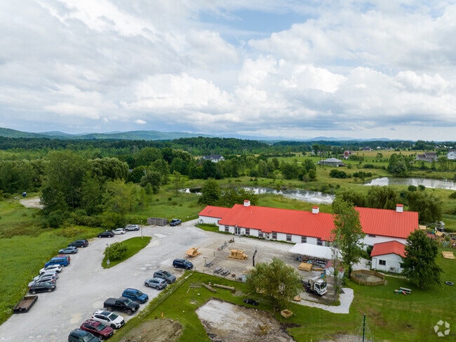 The Schoolhouse Learning is a private independent school serving grades pre-K to 8.