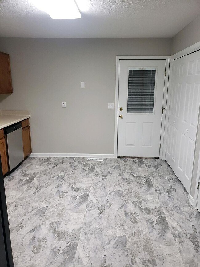 Clifton Knolls, Staunton, VA 24401 - photo 5