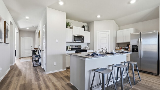 553 Marsh St, Cleburne, TX 76033 - photo 3