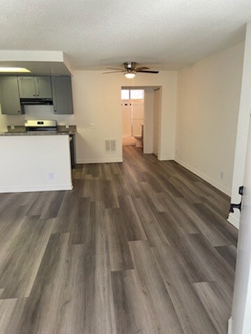 1402 N Alta Vista Blvd unit 100, Los Angeles, CA 90046 - photo 3