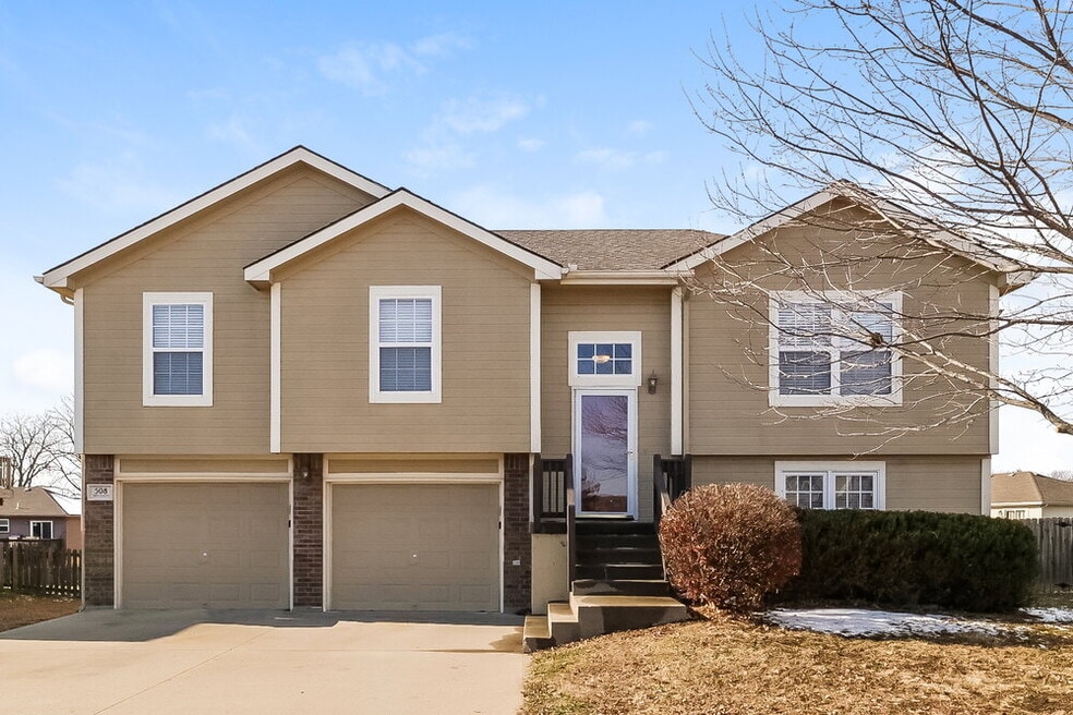 508 Fall Creek Dr, Belton, MO 64012 - photo 1