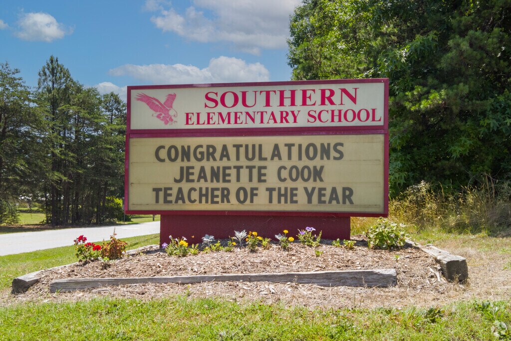 The excellent contributions of teachers are recognized by Southern Elementary School.