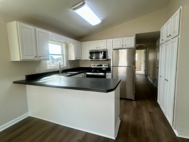 403 S Market St, Benson, NC 27504 - photo 6