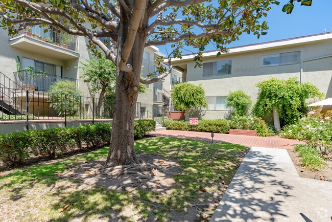 6335 Comstock Ave, Whittier, CA 90601 - photo 2