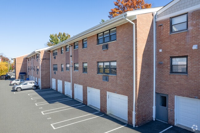 The Linden Apartments: In-Unit Washer & Dryer, Heat and Hot Water Included, Cat & Dog Friendly, a..., Englewood, NJ 07631 - photo 6