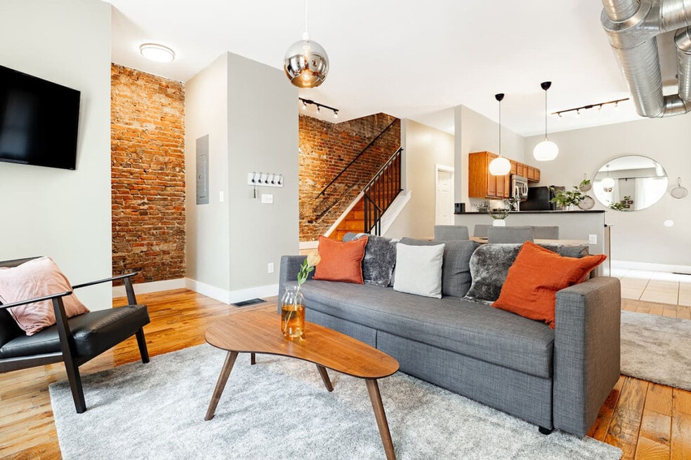 1304 Broadway St unit ID1056129P, Cincinnati, OH 45202 - photo 1