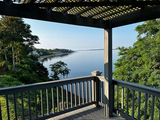 240 Narragansett Ave Unit 2, East Providence, RI 02915