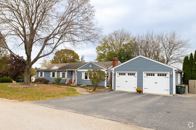 Ranch style homes are common in the Greenville neighborhood.