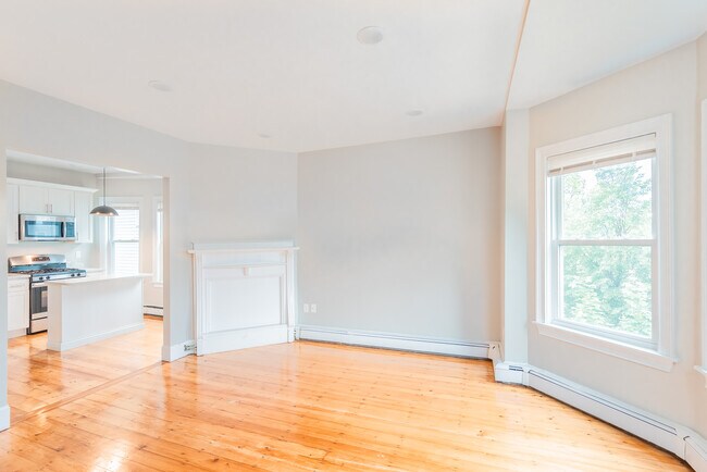 394 Centre St unit 3, Jamaica Plain, MA 02130 - photo 4