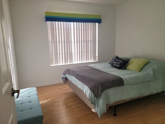 106 Woodbury Pines Cir unit Second Room for Rent, Orlando, FL 32828 - photo 2