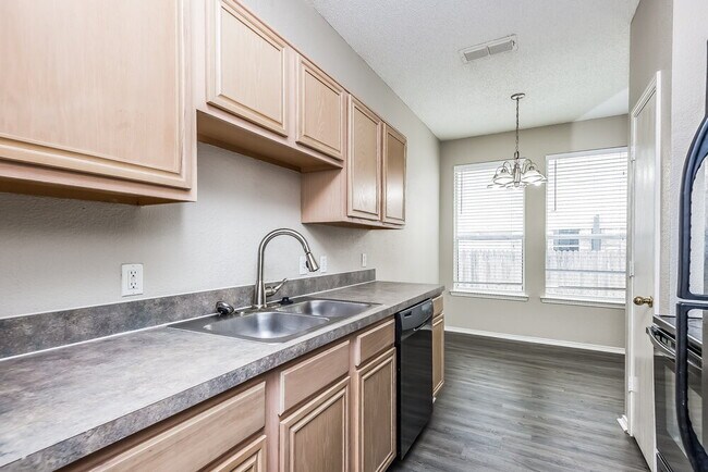 6821 Prairie Hill Rd N, Fort Worth, TX 76131 - photo 7