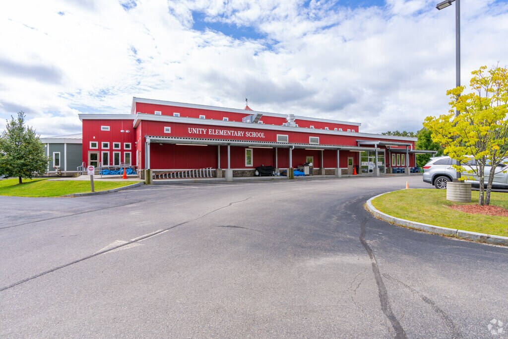 Unity Elementary School has a student-teacher ratio of 10 to 1.